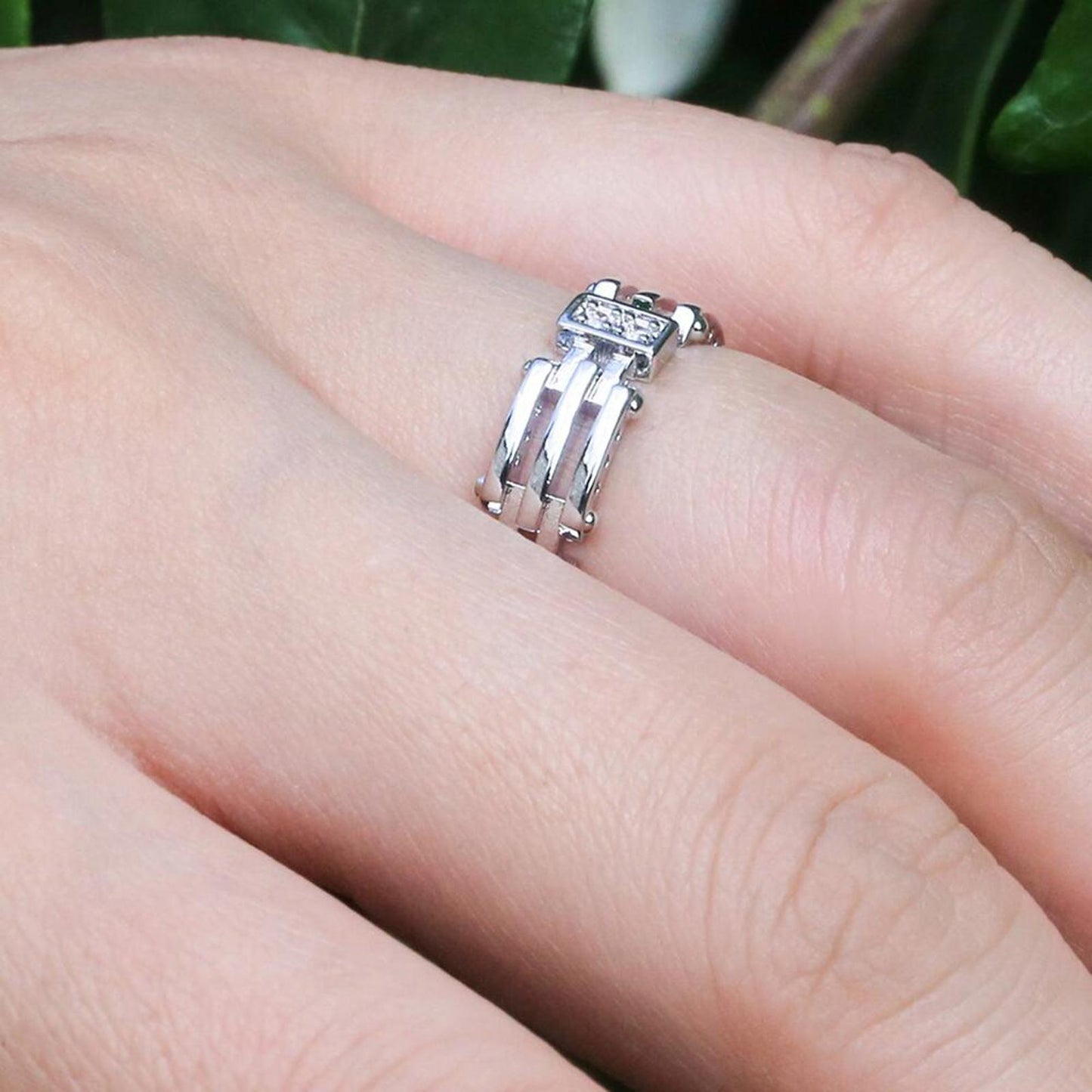 Interlocking band RING with accents - Silver - CZs- size 9