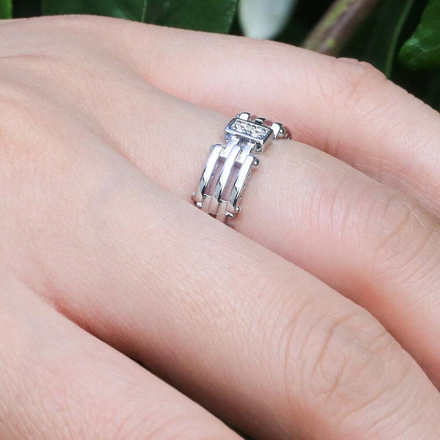 Interlocking band RING with accents - Silver - CZs- size 8