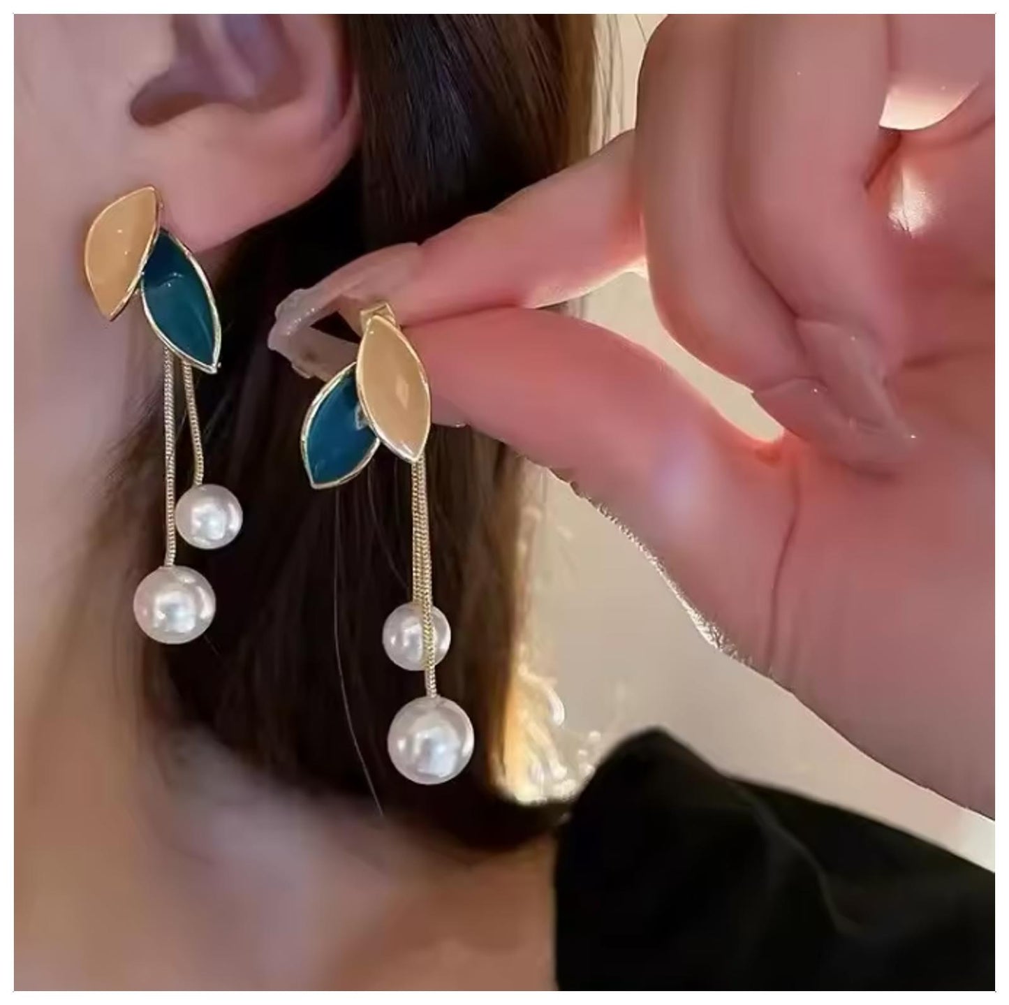 Gold and green leaf - Earrings - Gold - Imitation Pearl