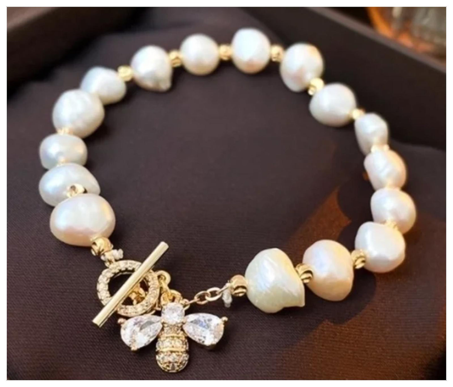 Freshwater pearl bee - Bracelet - Gold - 7.25"