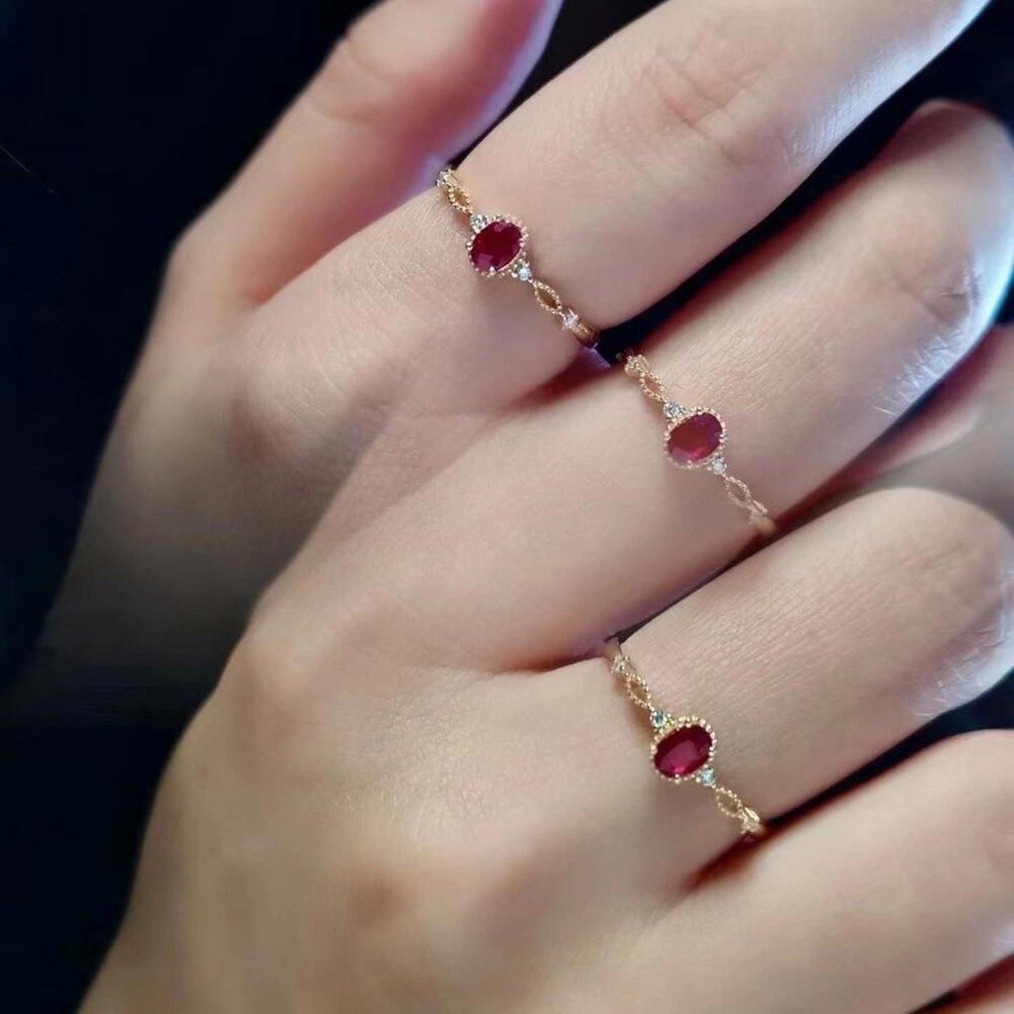 Red oval vintage style RING - Gold - CZs - size 7
