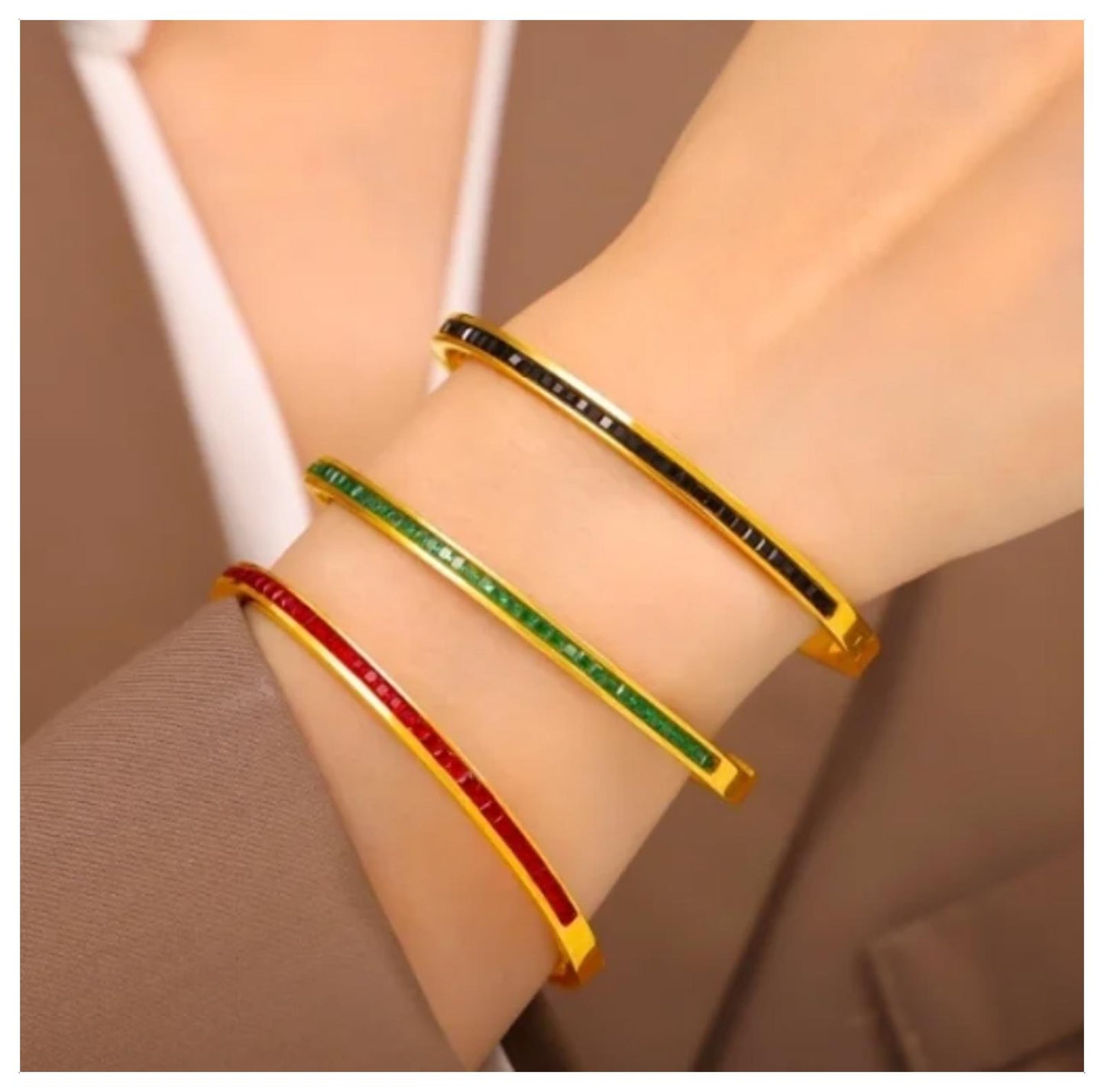 Black princess cut hinged bangle - Bracelet - Gold - CZs - 7.5"