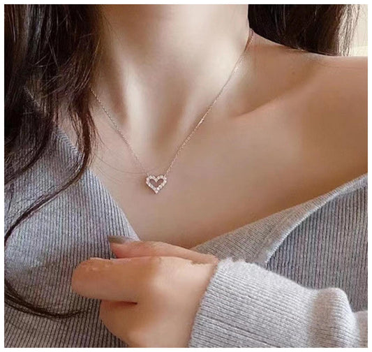 Petite sparkle heart - Necklace - Silver - CZs - 18"