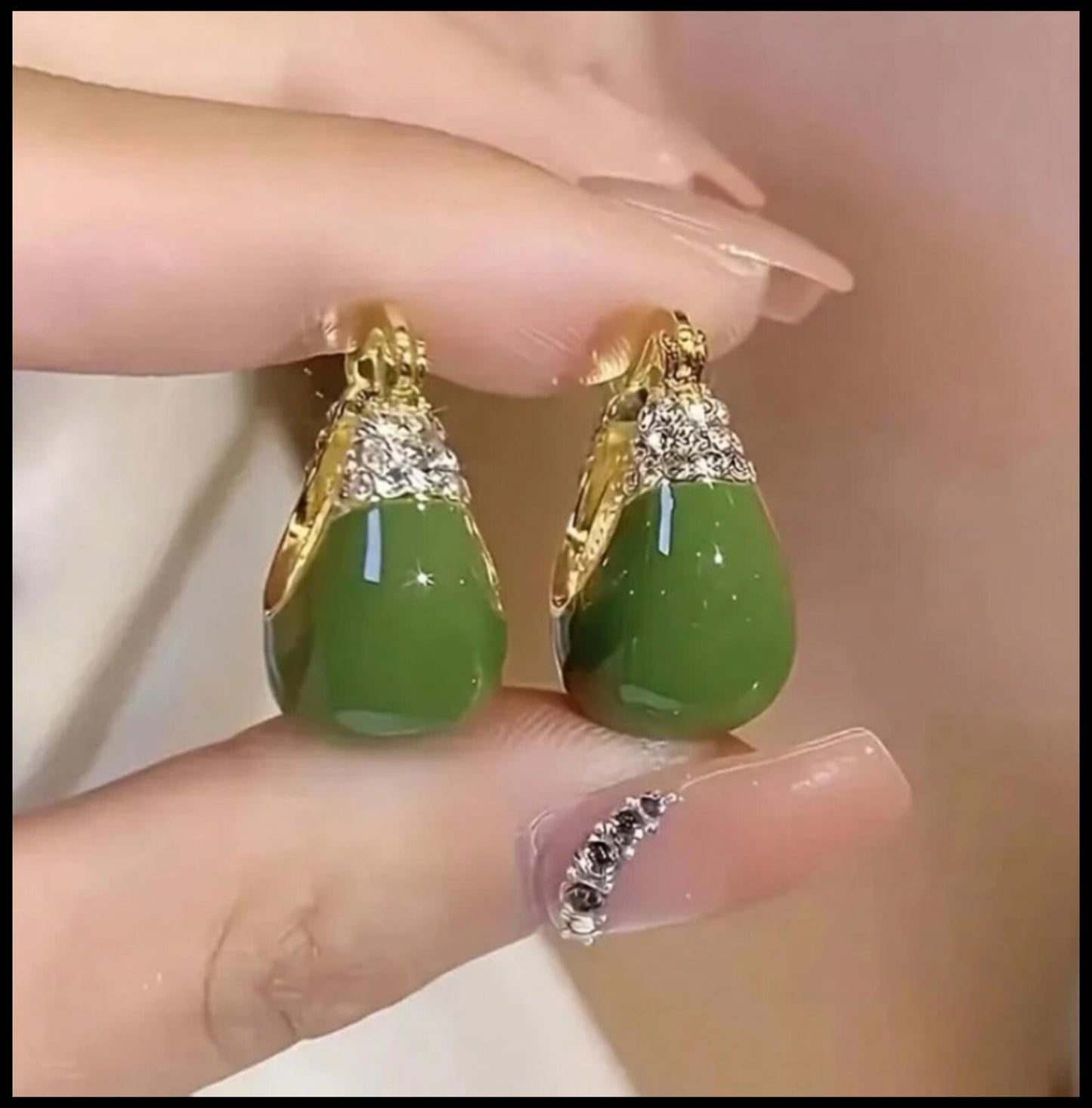 Green retro enamel hoop earrings - Earrings - Gold - 3/4"