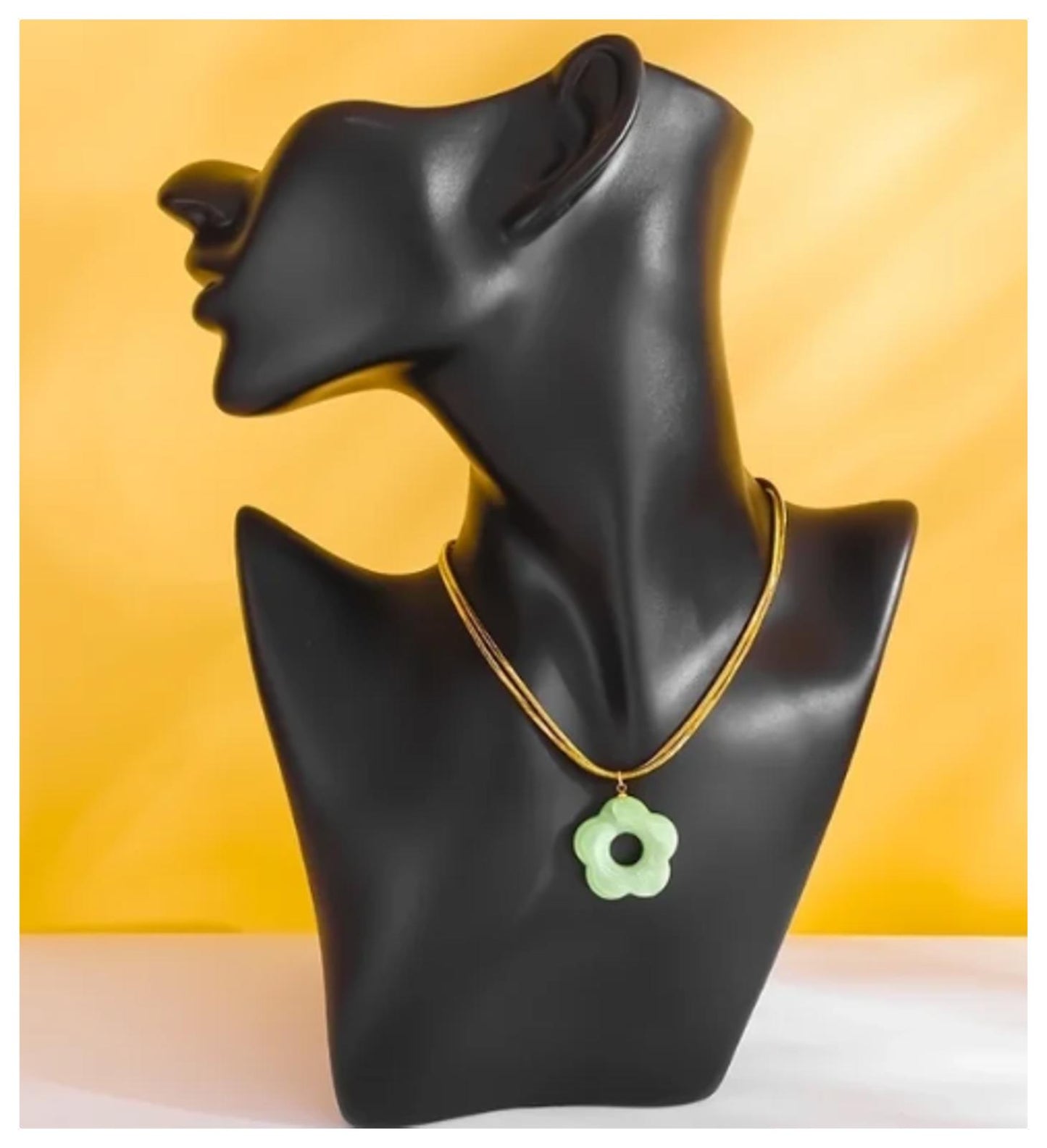 Green flower pendant - Necklace - Gold - 18"