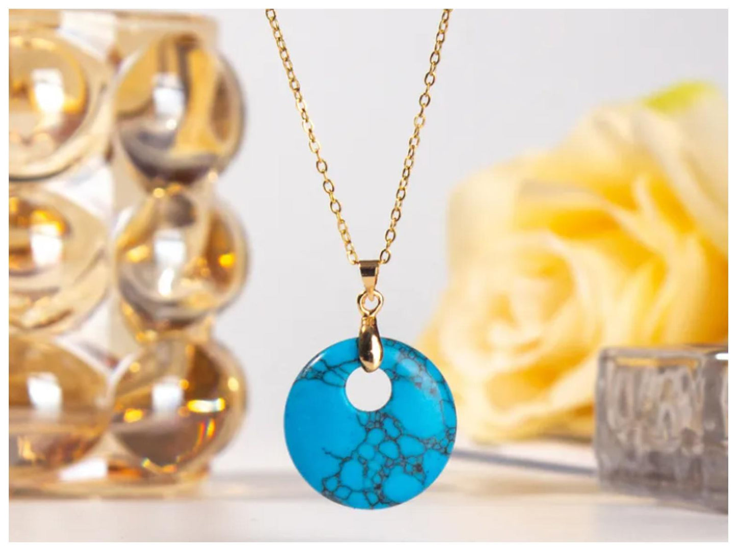 Natural blue howlite round pendant - Necklace - Gold - 18"