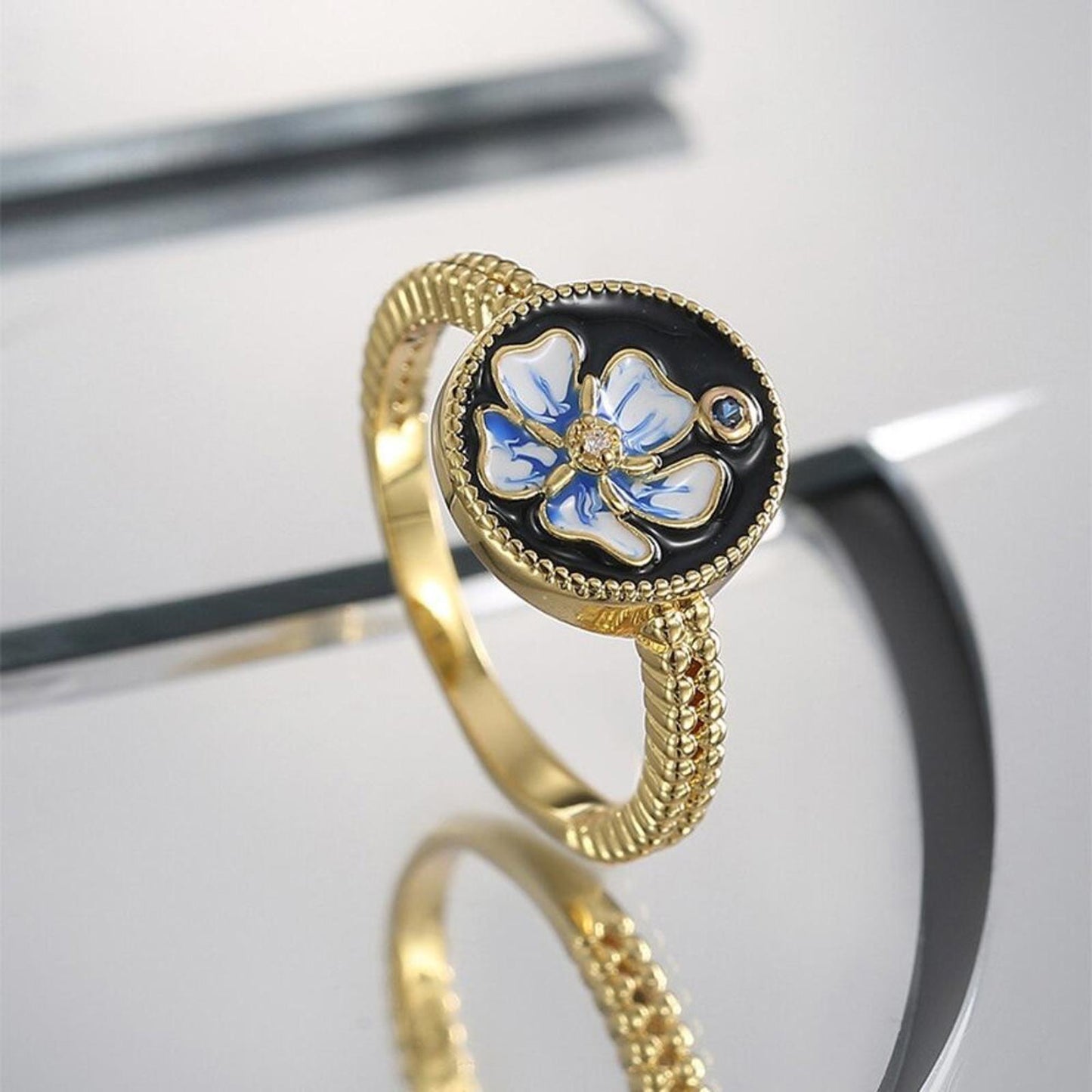 Black flower enamel ring - Gold - size 6