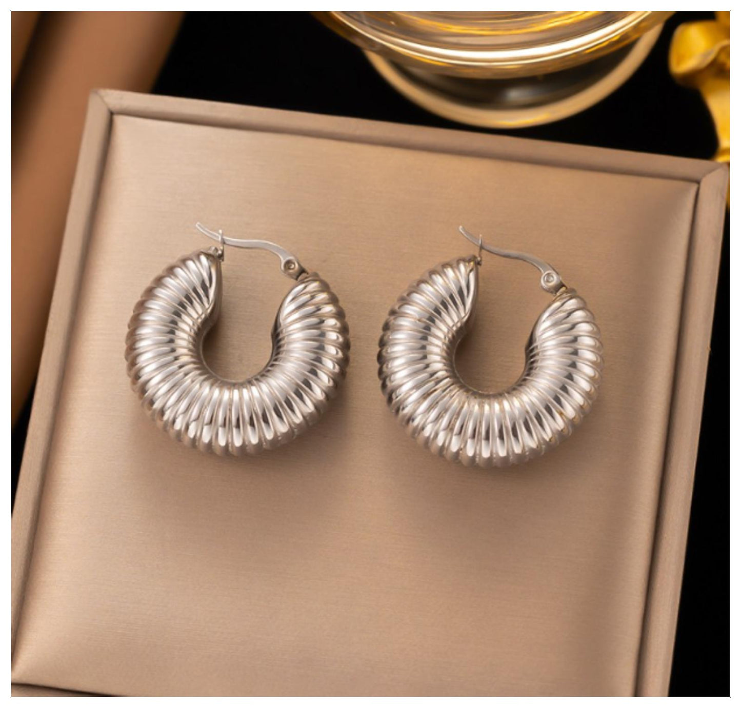 Ribbed hoop Earrings - Silver - 1"