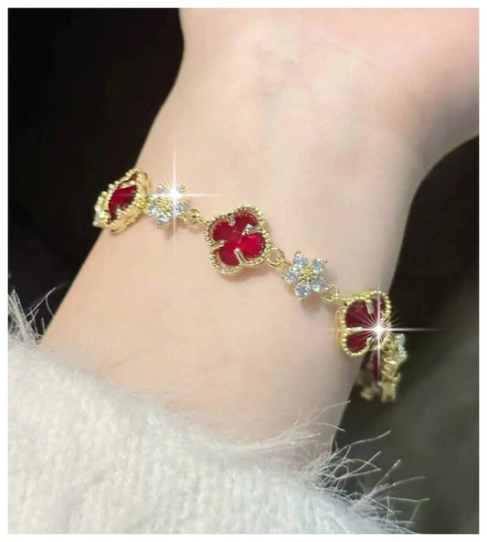 Red clover and flower - Bracelet - Gold - CZs - 7"