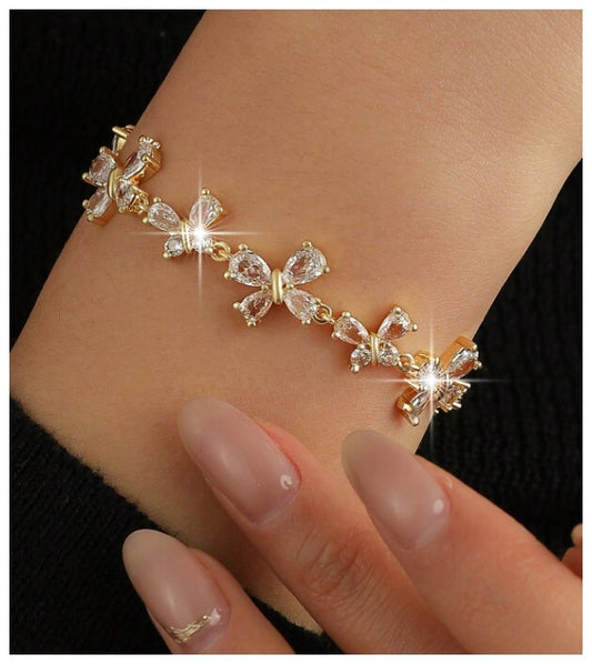 Teardrop bow - Bracelet - Gold - CZs - 7"