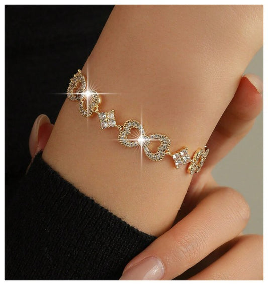 Heart bow design- Bracelet - Gold - CZs - 7"