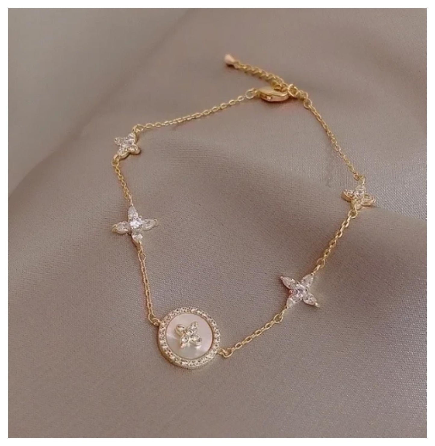Star medallion - Bracelet - Gold - CZs - 6.5-8"