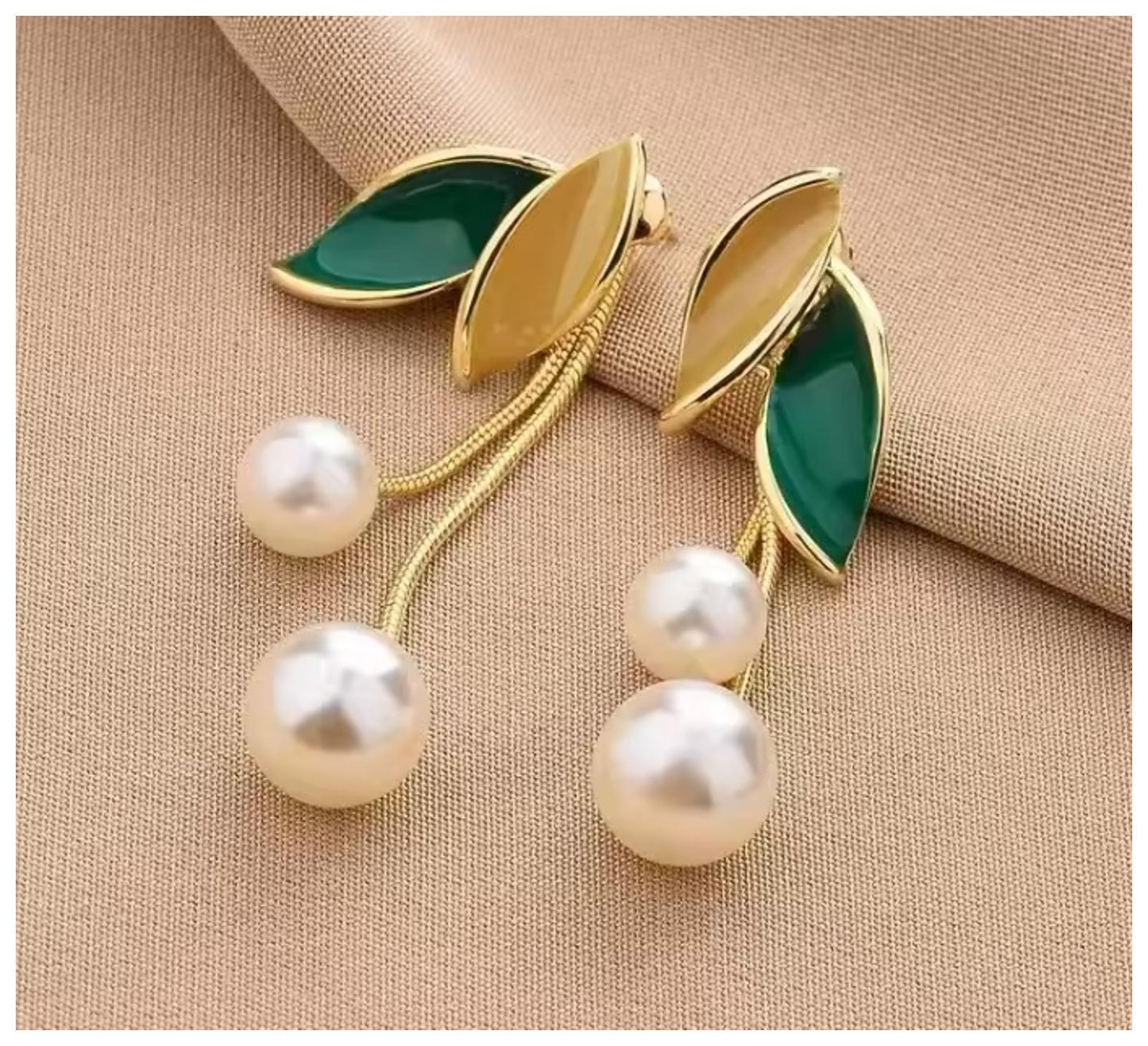 Gold and green leaf - Earrings - Gold - Imitation Pearl