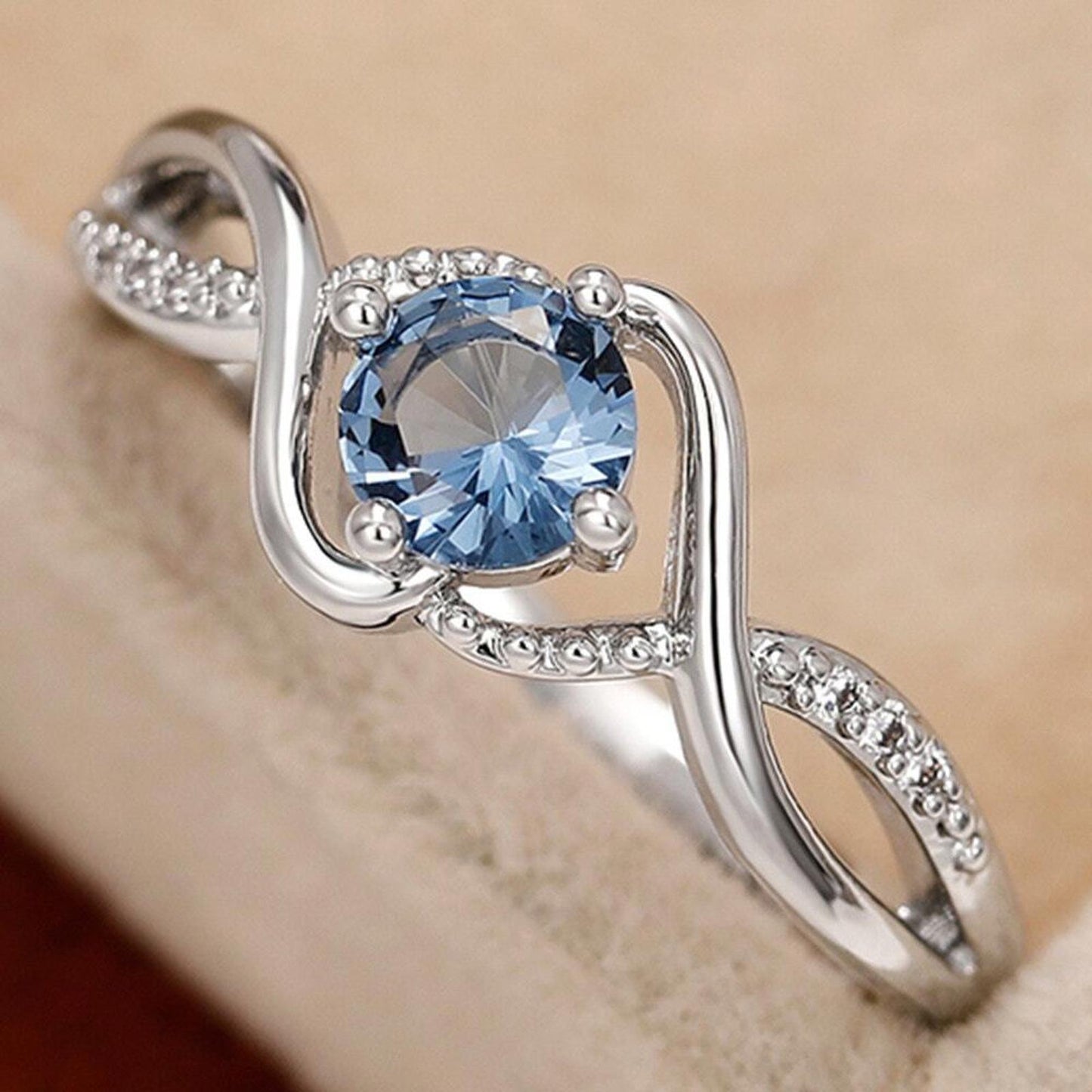 Light blue round twist RING - Silver - CZs - size 6