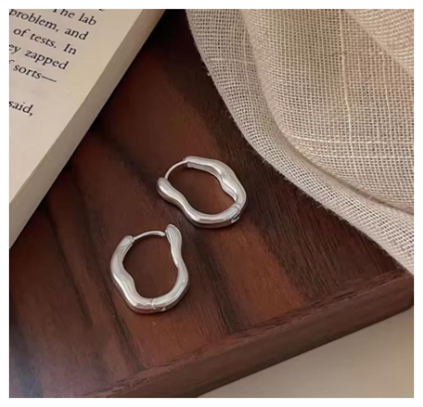 Irregular hoop - Earrings - Silver - 1"