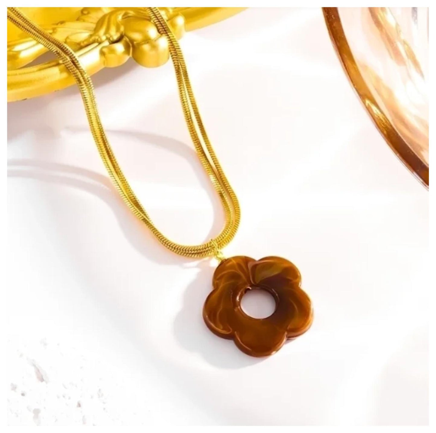 Brown flower pendant - Necklace - Gold - 18"