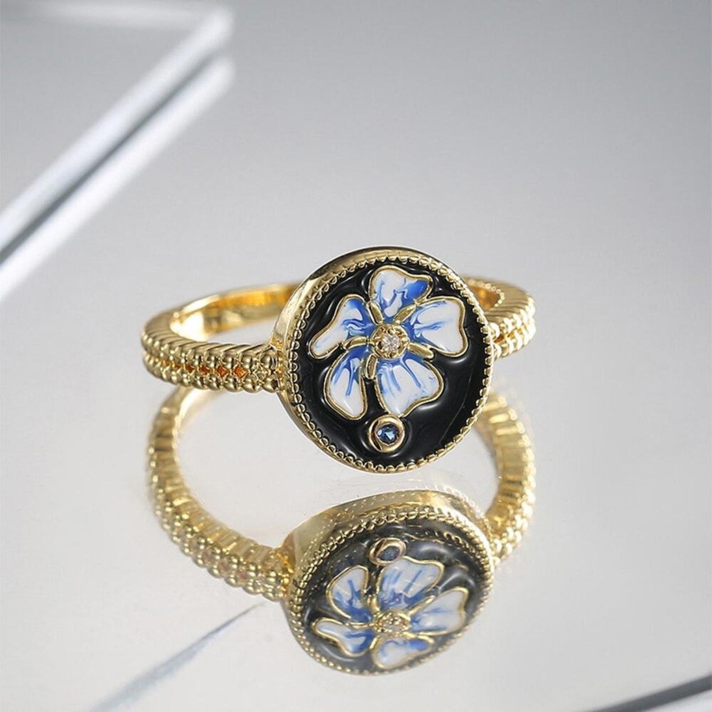 Black flower enamel ring - Gold - size 6