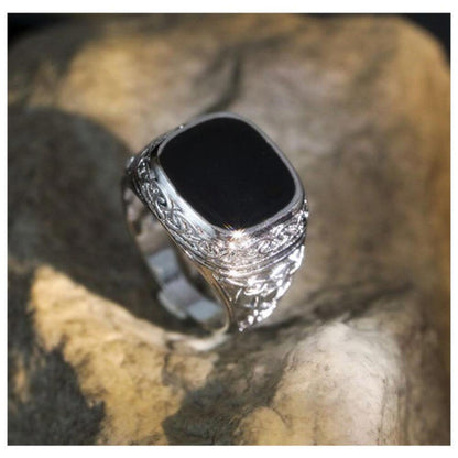 Black intricate ring - silver - Stone - Size 10.