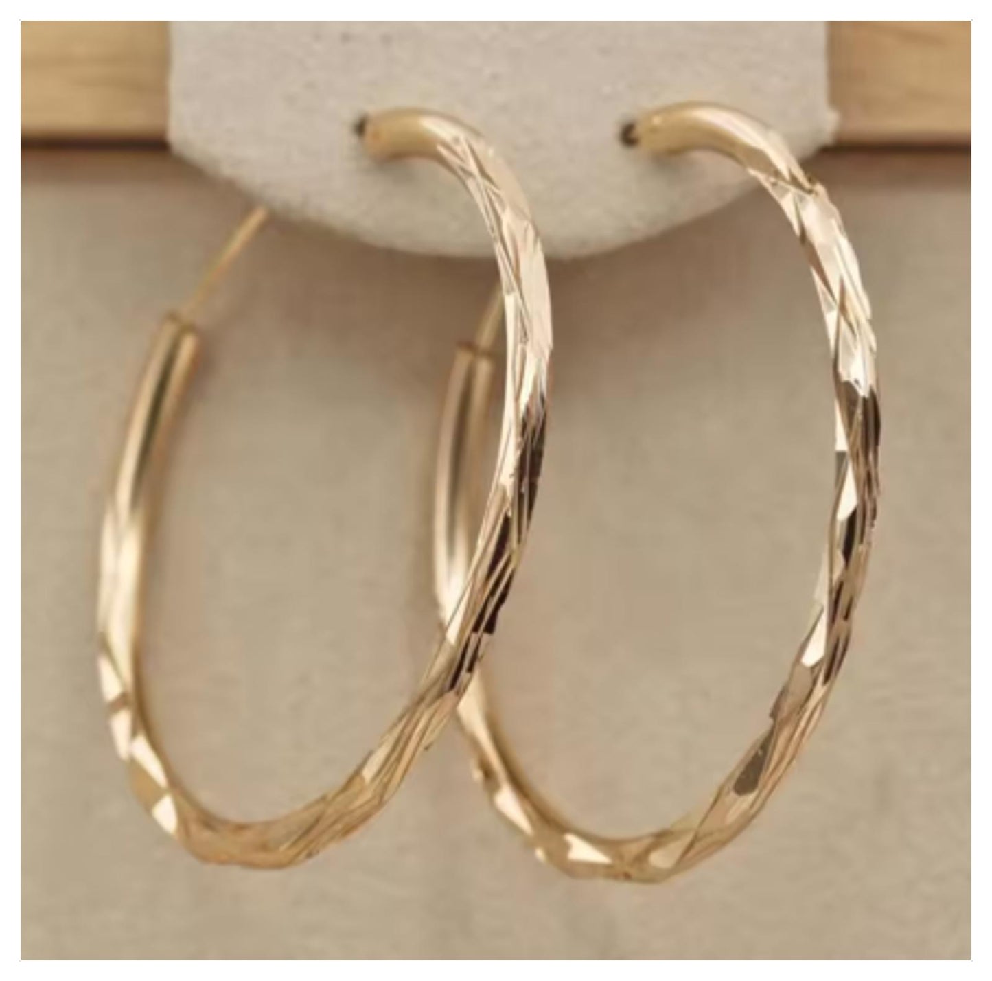 Thin patterned hoops - Gold - 1.5"