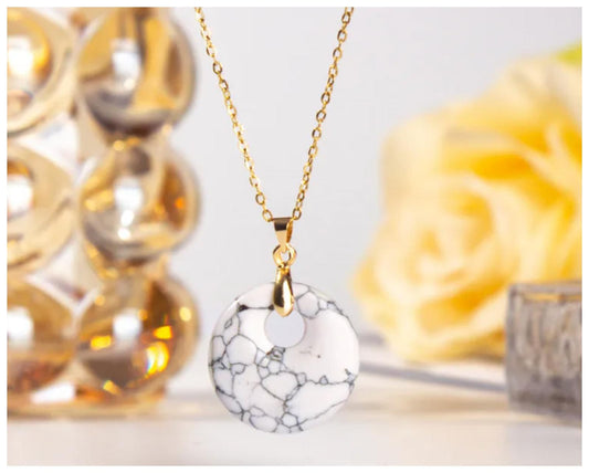 Natural white howlite round pendant - Necklace - Gold - 18"