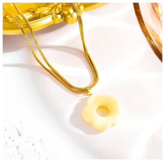 Beige flower pendant - Necklace - Gold - 20"