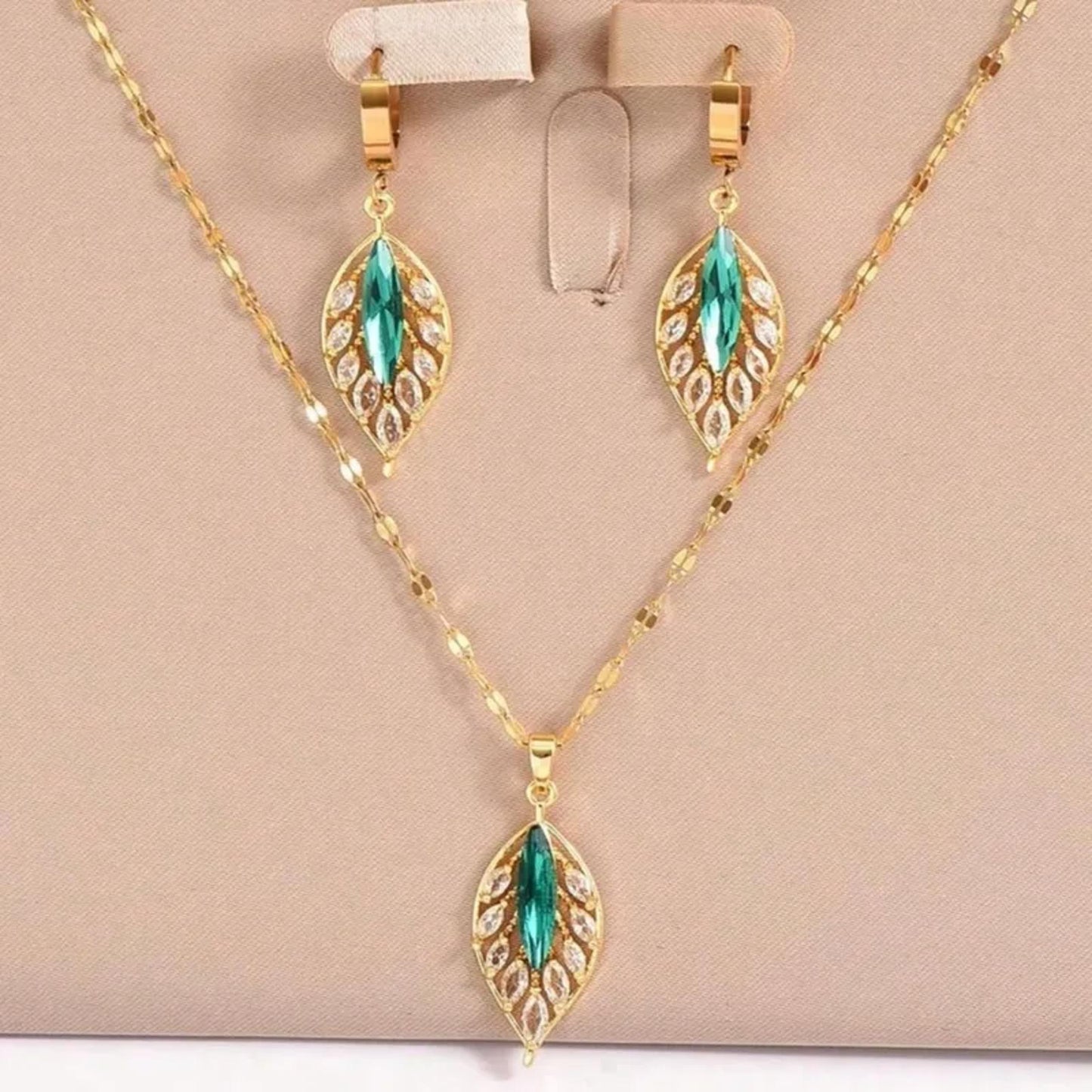 Green leaf - Necklace/Earring set - Gold - CZs - 18"