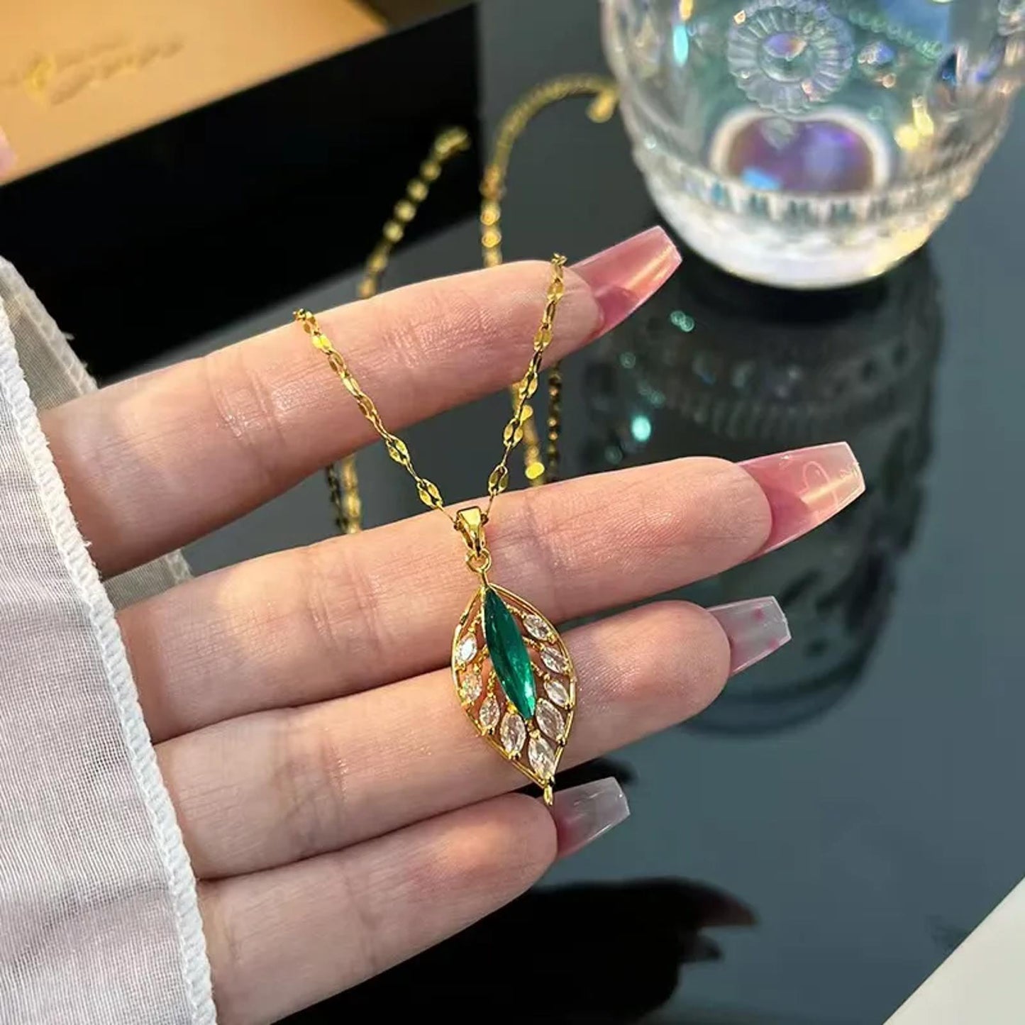 Green leaf - Necklace/Earring set - Gold - CZs - 18"