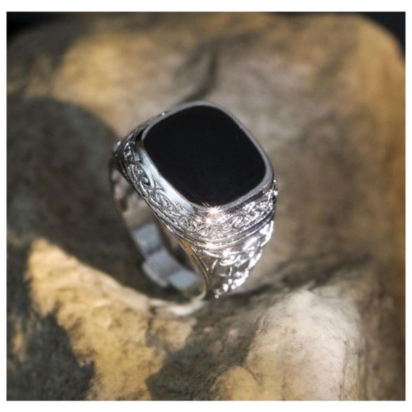 Black intricate ring - silver - Stone - Size 10.