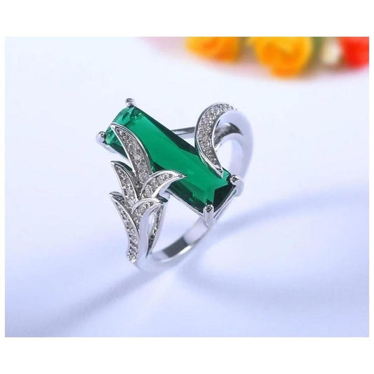 Green leaf baguette ring - silver - CZs- size 7.