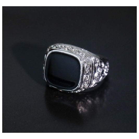 Black intricate ring - silver - Stone - Size 10.