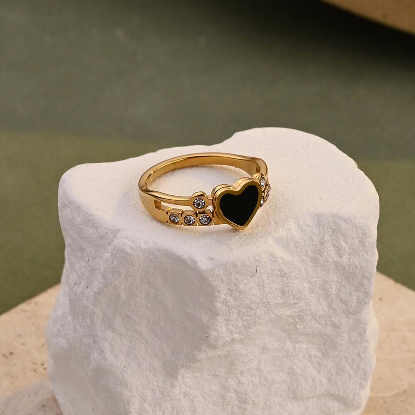 Black heart double layer ring - Gold - CZs - size 8