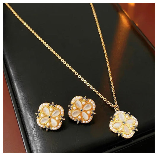 White Vintage cat's eye and pearl - Necklace/Earring set - Gold - CZs - 18"