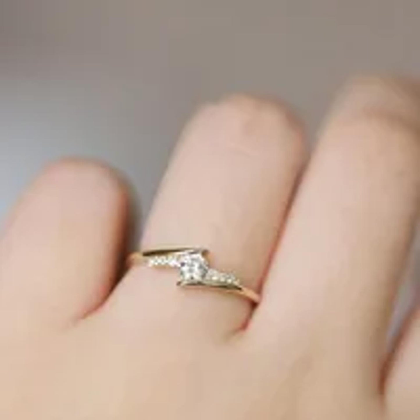 Petite round bypass - Ring - Gold - CZs - Size 9