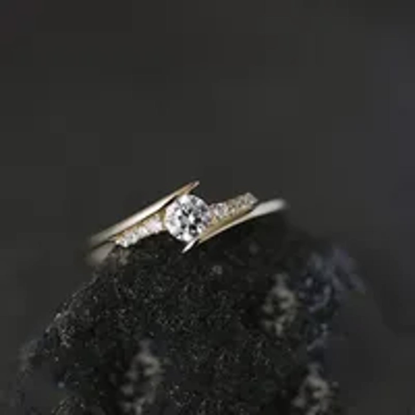 Petite round bypass - Ring - Gold - CZs - Size 6