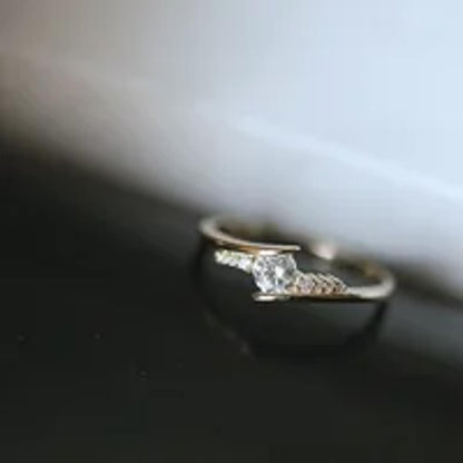 Petite round bypass - Ring - Gold - CZs - Size 6