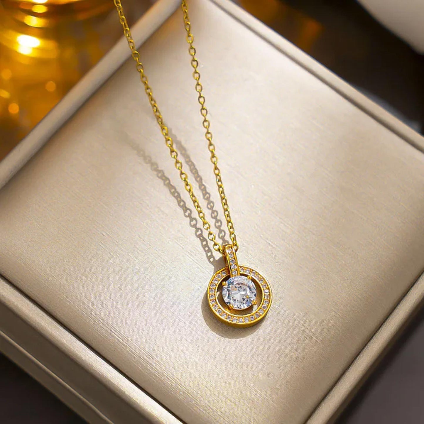 Circle pendant - Necklace - Gold - CZs - 18"