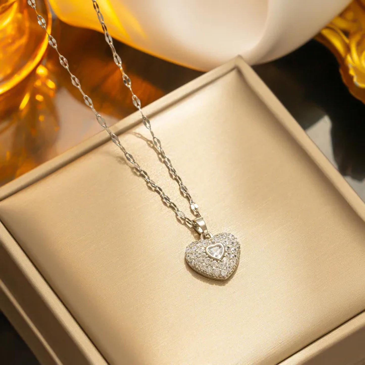 Sparkly heart - Necklace - Silver - CZs - 18"