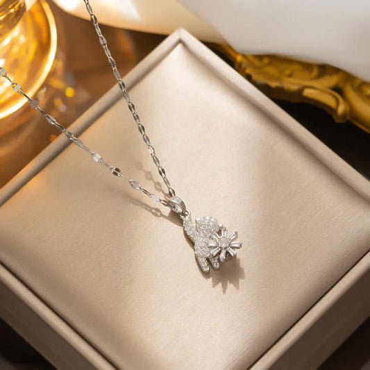 Bear with spinning flower - Necklace - Silver - CZs - 18"