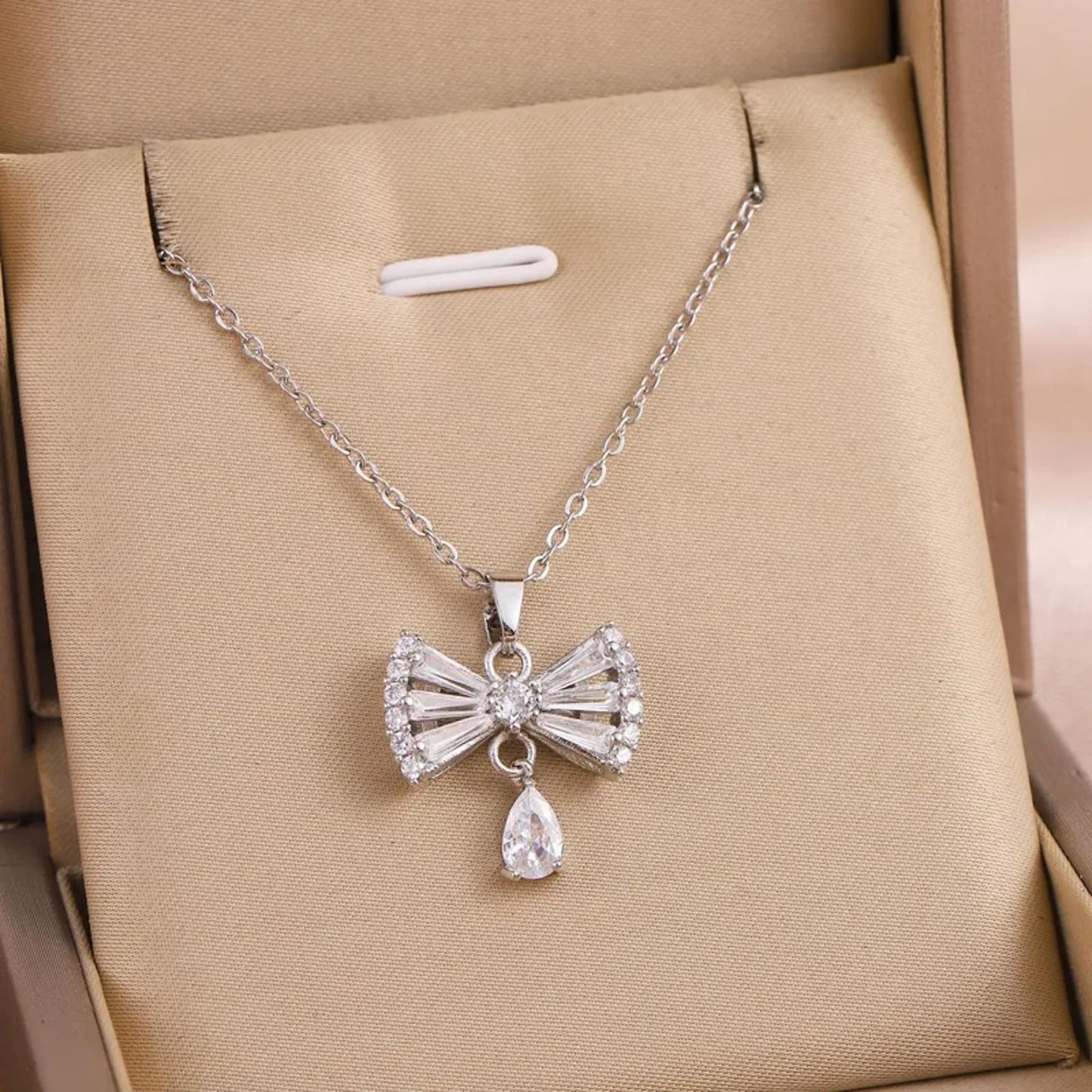 Bow droplet - Necklace - Silver - CZs - 18"