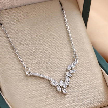 V-shaped marquise - Necklace - Silver - CZs - 18"