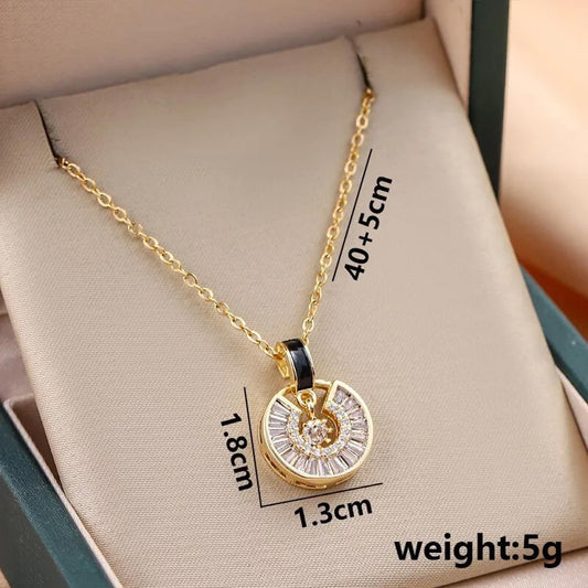 Black baguette circle - Necklace - Gold - CZs - 18"