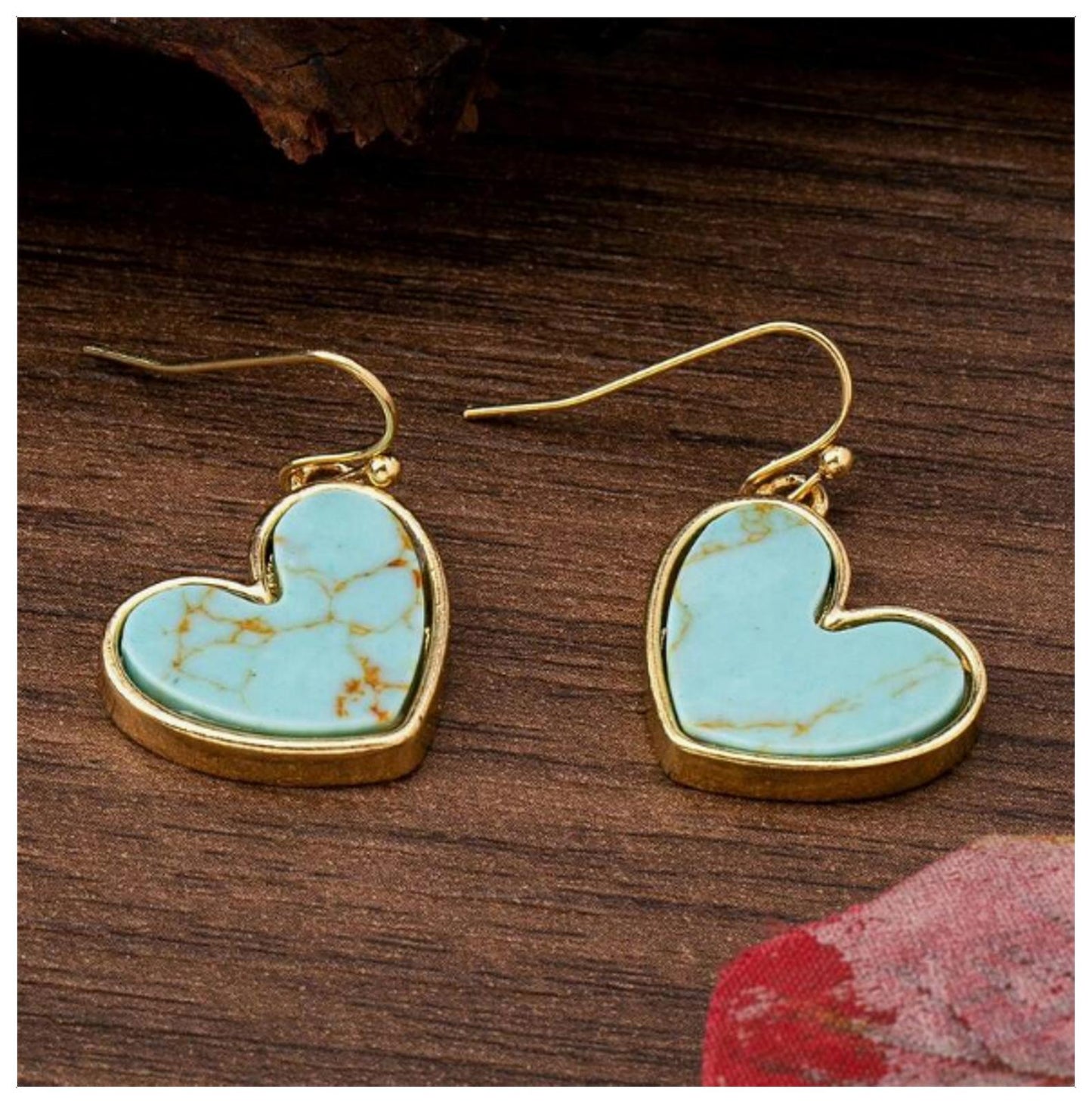 Turquoise colored heart Earrings - Gold - 1"