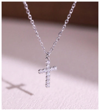 Petite cross - Necklace - Silver - CZs - 18"