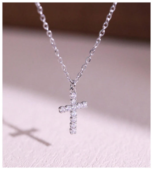 Petite cross - Necklace - Silver - CZs - 18"