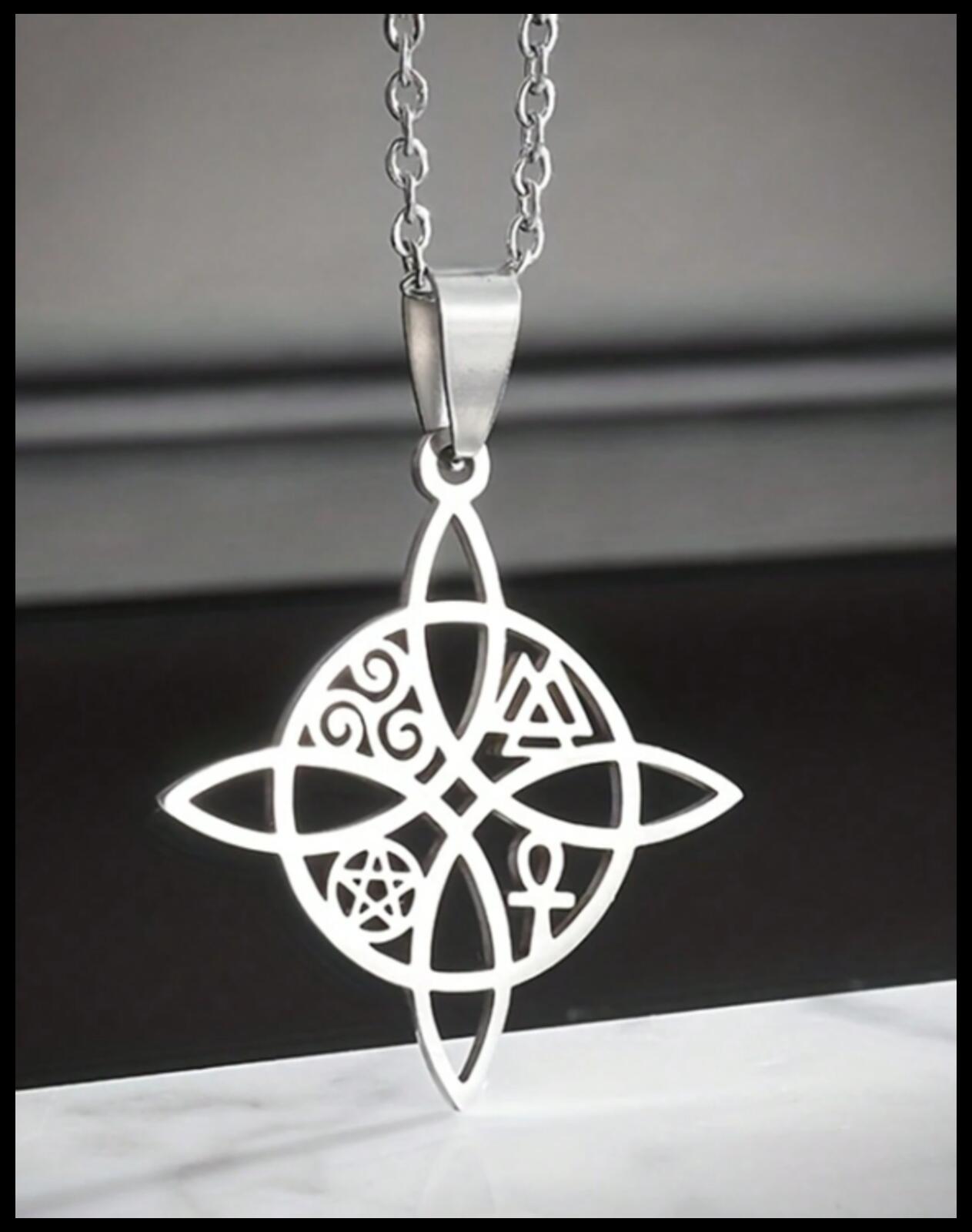 Celtic quaternary knot - Necklace - Stainless Steel - 18"