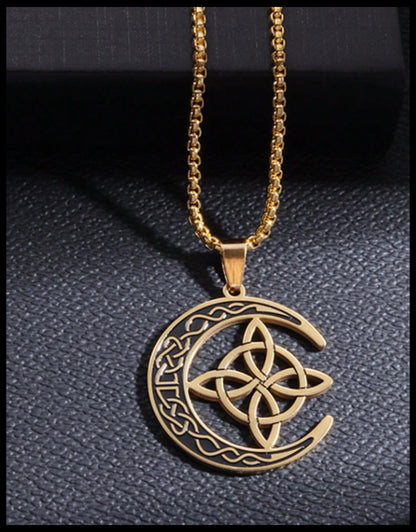 Moon and celtic knot - Necklace - Gold - 20"