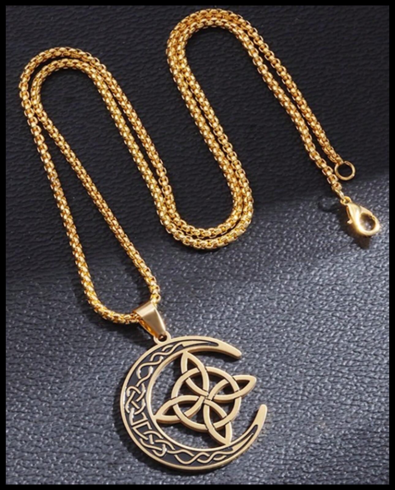Moon and celtic knot - Necklace - Gold - 20"