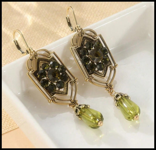 Green vintage style drop - Earrings - Gold - 2"