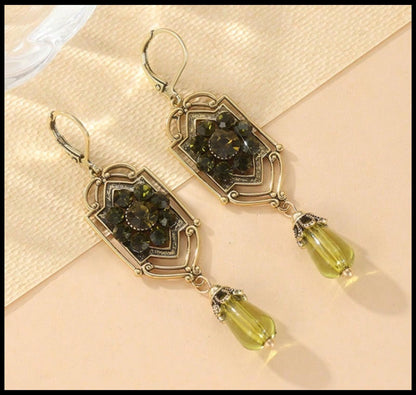 Green vintage style drop - Earrings - Gold - 2"