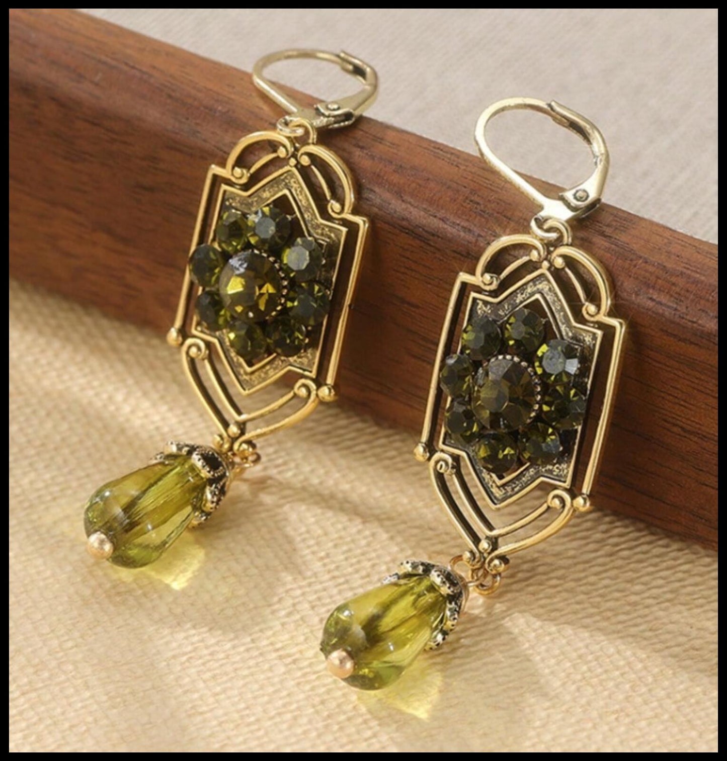 Green vintage style drop - Earrings - Gold - 2"